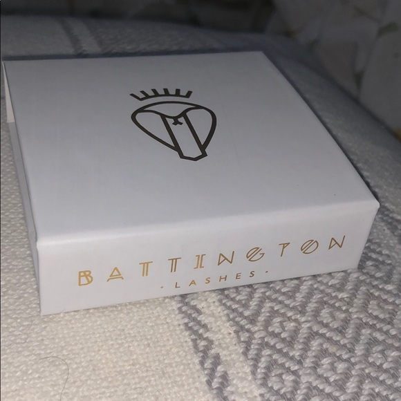 Battington Lashes - Picture 6 of 6